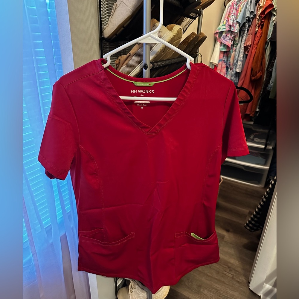 HH Works Scrub Top Size M EUC Red